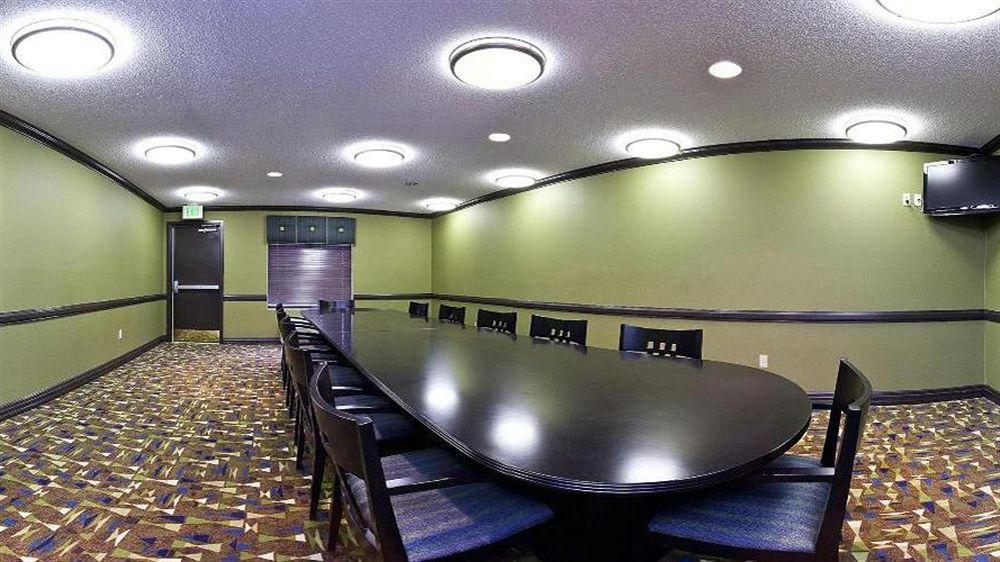 Holiday Inn Express Hotel & Suites Madison By Ihg Exteriér fotografie