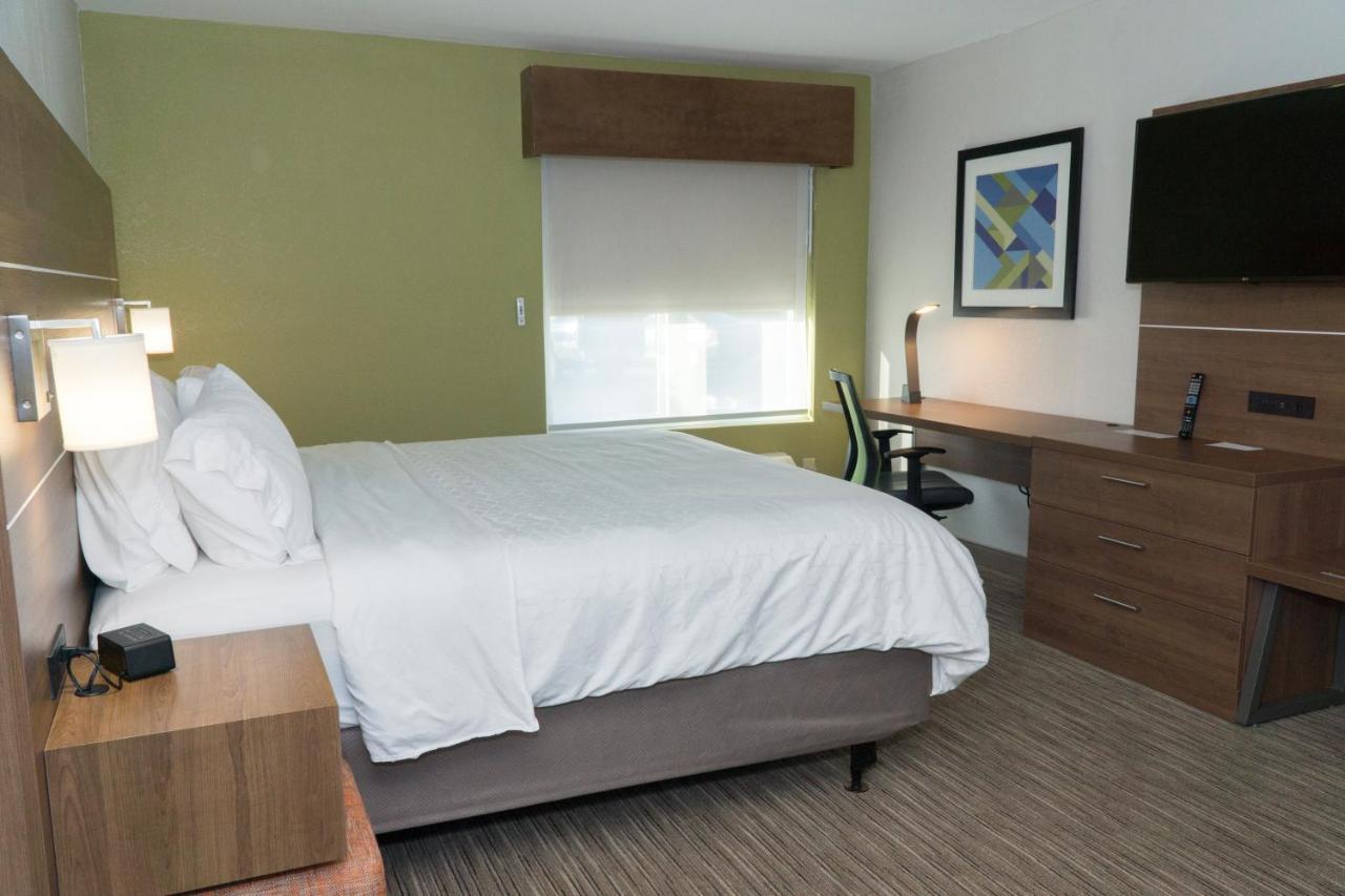Holiday Inn Express Hotel & Suites Madison By Ihg Exteriér fotografie