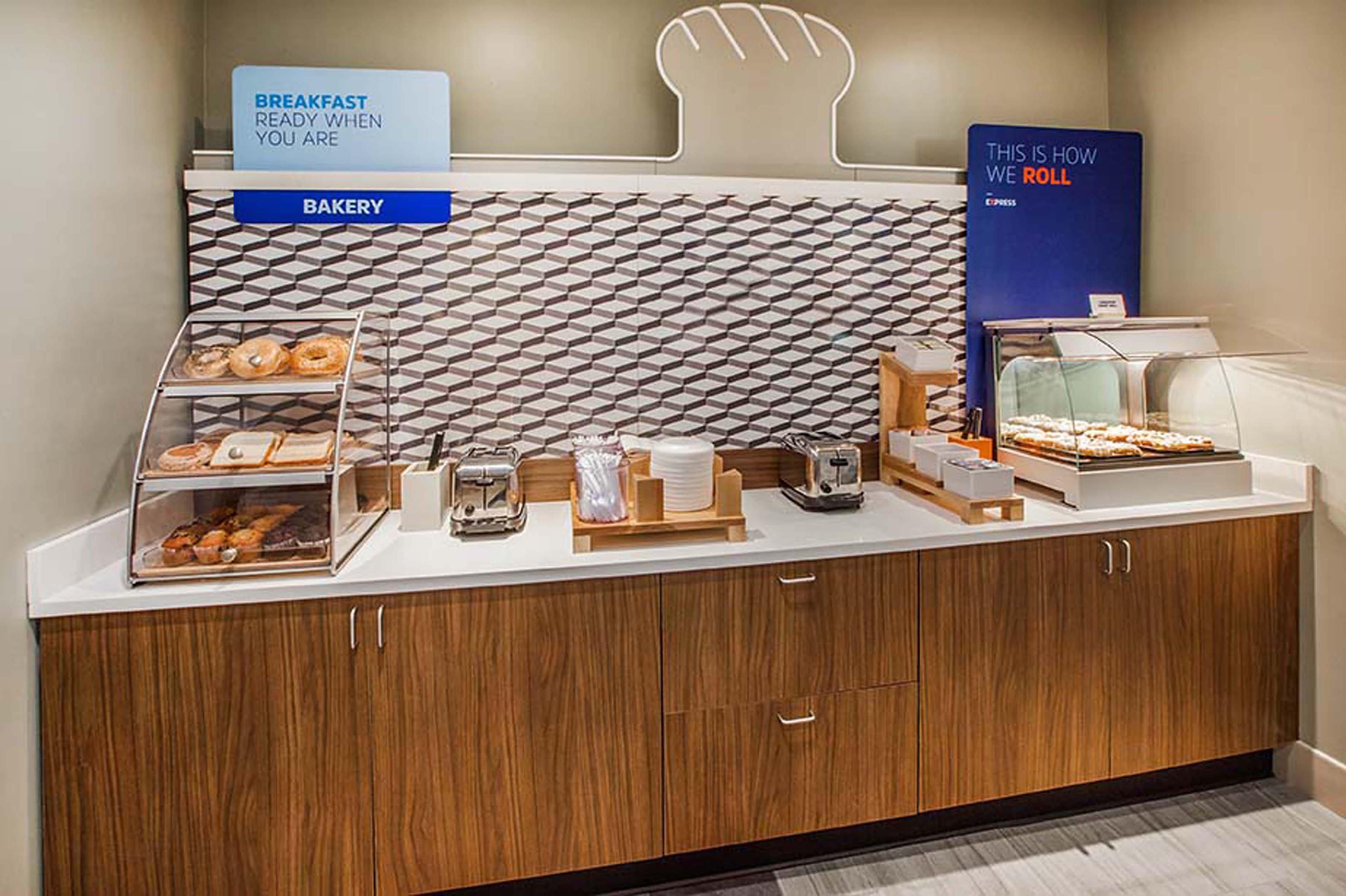 Holiday Inn Express Hotel & Suites Madison By Ihg Exteriér fotografie