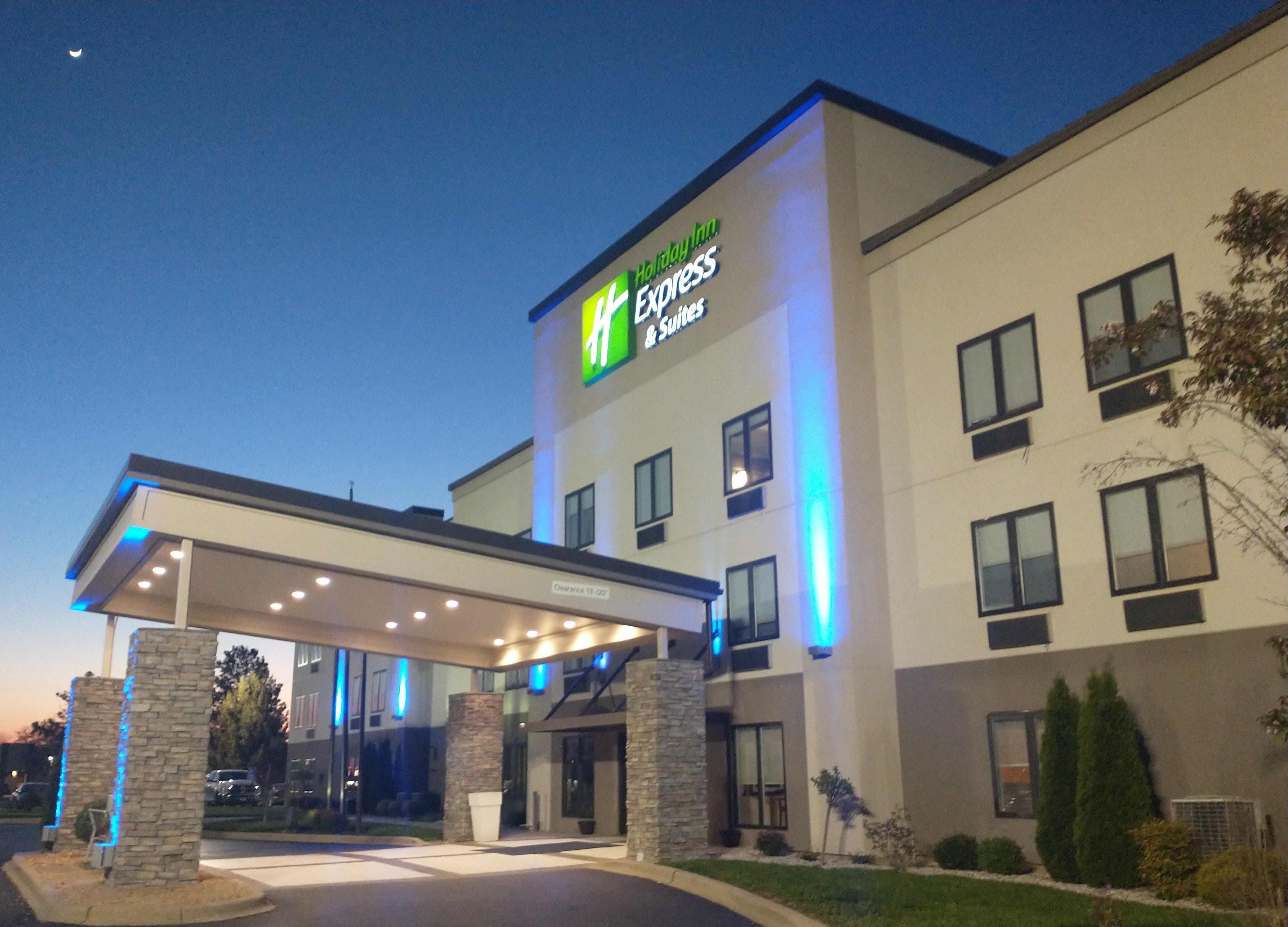 Holiday Inn Express Hotel & Suites Madison By Ihg Exteriér fotografie