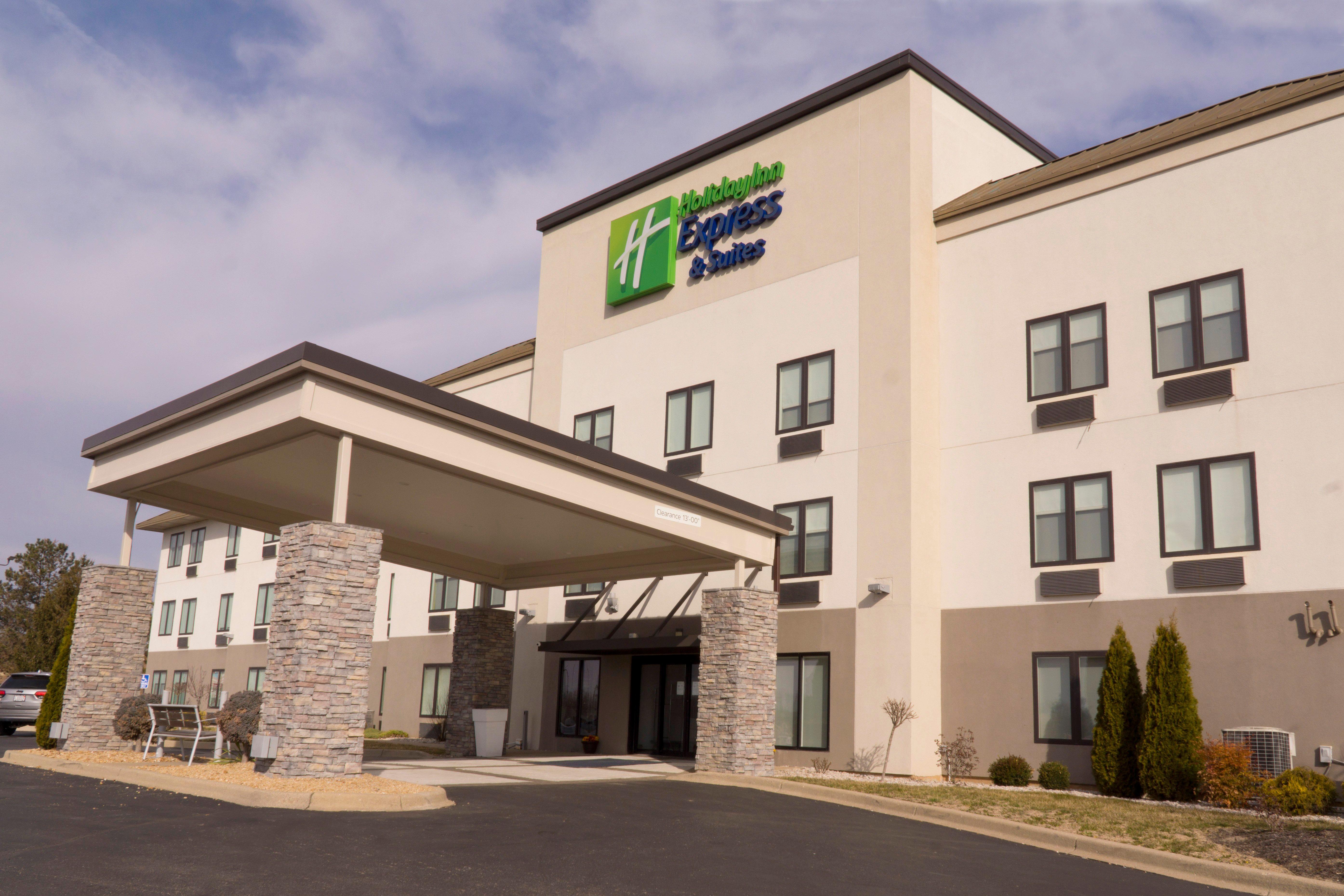 Holiday Inn Express Hotel & Suites Madison By Ihg Exteriér fotografie