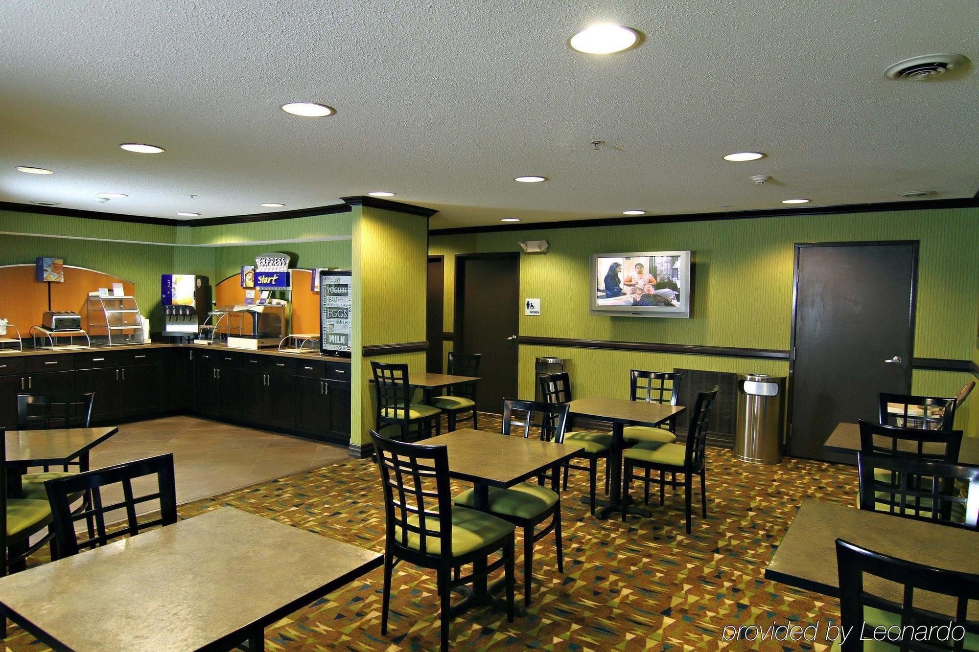 Holiday Inn Express Hotel & Suites Madison By Ihg Exteriér fotografie