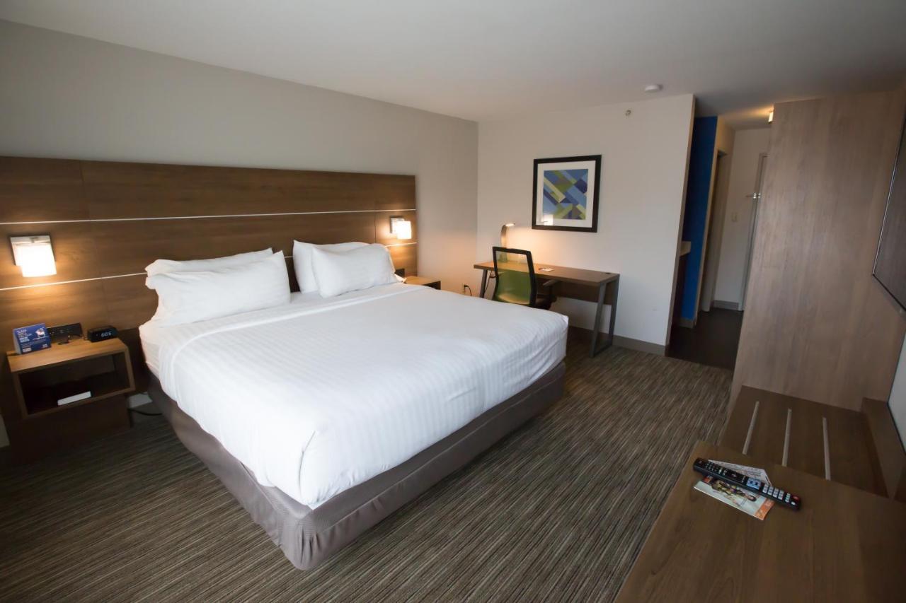 Holiday Inn Express Hotel & Suites Madison By Ihg Exteriér fotografie